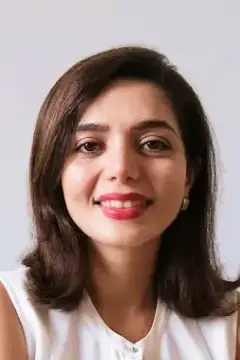 Portrait von Roya Kiani